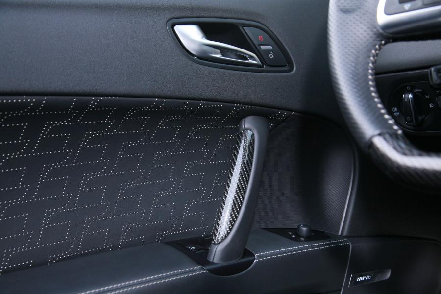 Детали интерьера Audi TT RS Roadster by Senner Tuning (8J) 2010 года  (фото 3 из 23)